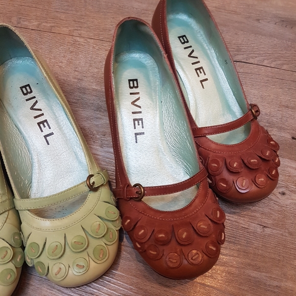 Shoes - Picture 6 of 9